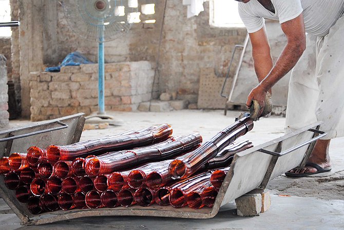 Artisan working 3
